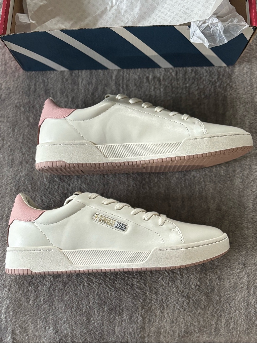 K-Swiss Women’s Court Sneakers Pink/Ivory Size 11 NWB